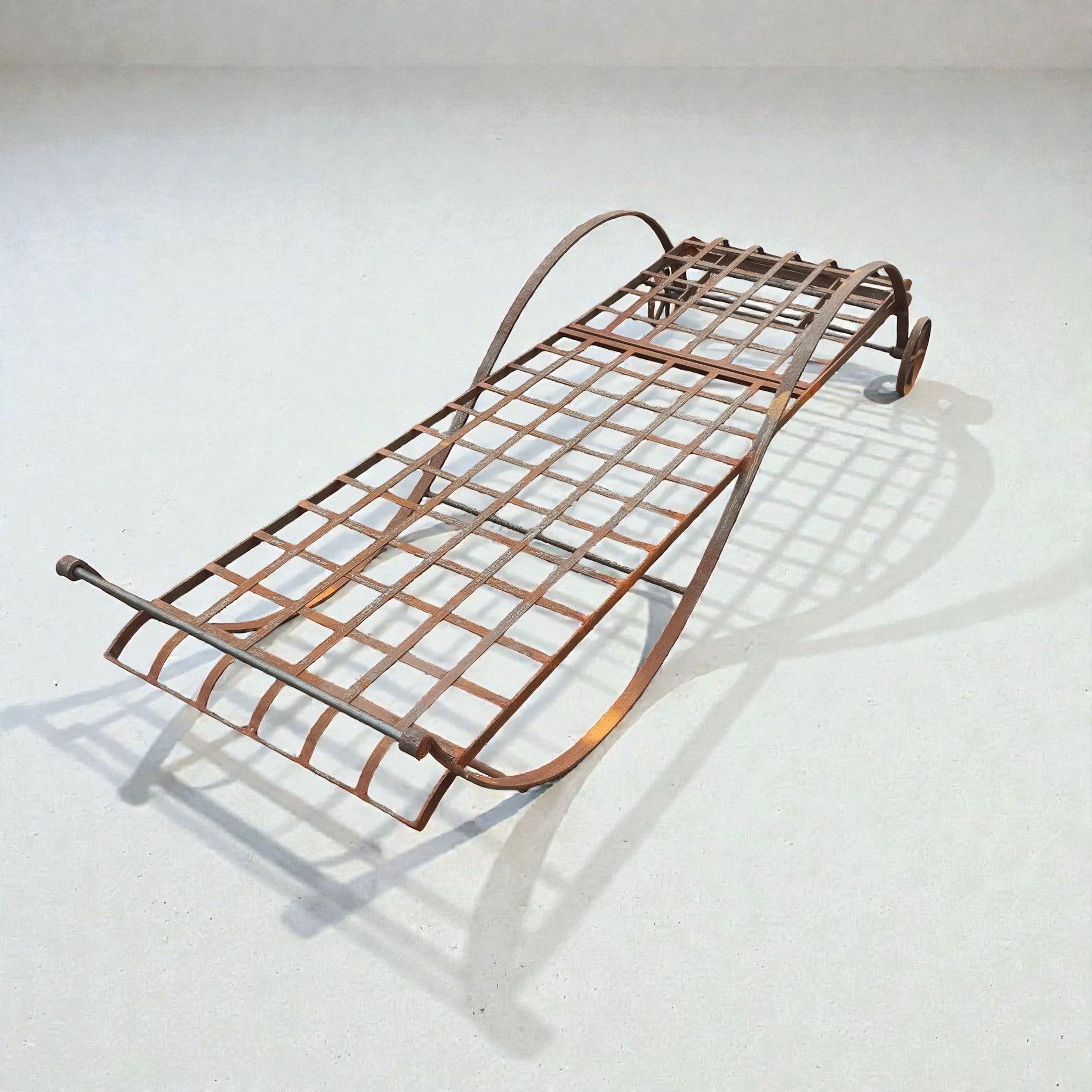 Lettino reclinabile in ferro